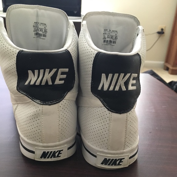 ❌SOLD❌ White and black nike blazers - Picture 3 of 5